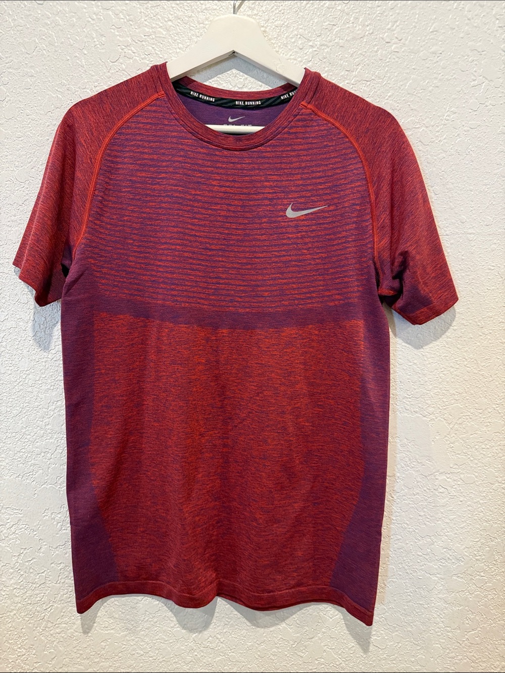 Nike Men’s Red Heather Short Sleeve Dri-FIT Training Tee